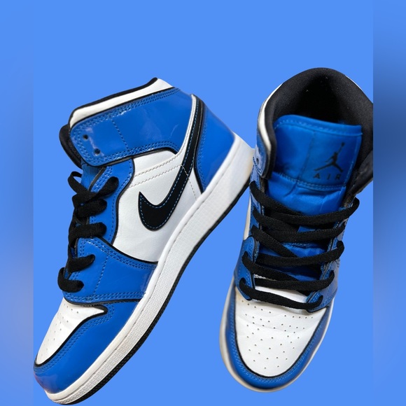 AIR JORDAN 1 SIGNAL BLUE - Picture 12 of 15